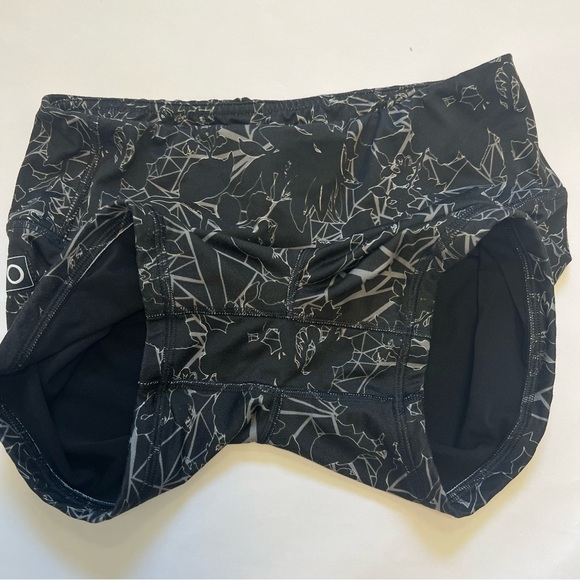 Fleo Power High Rise Shorts - Picture 6 of 8